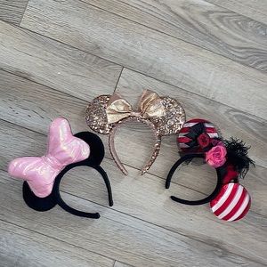 BUNDLE OF DISNEY EARS! (The one on the left is light up)